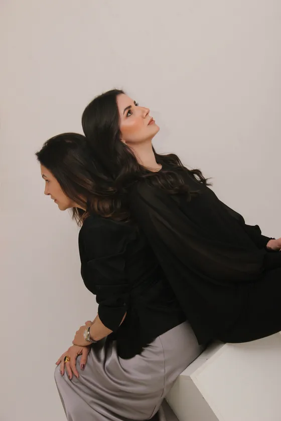 Dra. Nathalia Jordão e Dra. Ana Holtz — fundadoras da Clínica RenaSer